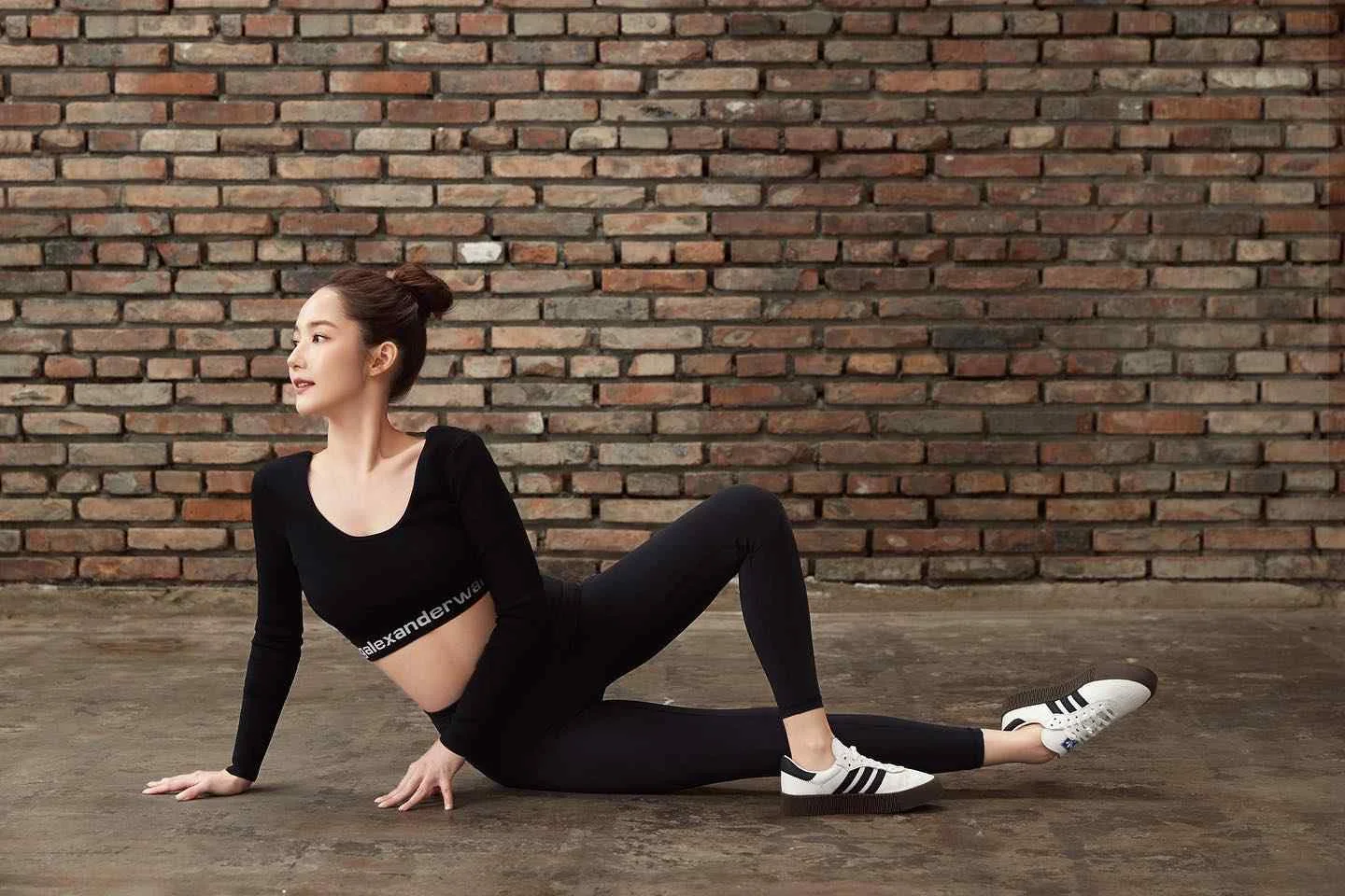 Park Min Young - park-min-young-hot-8.webp
